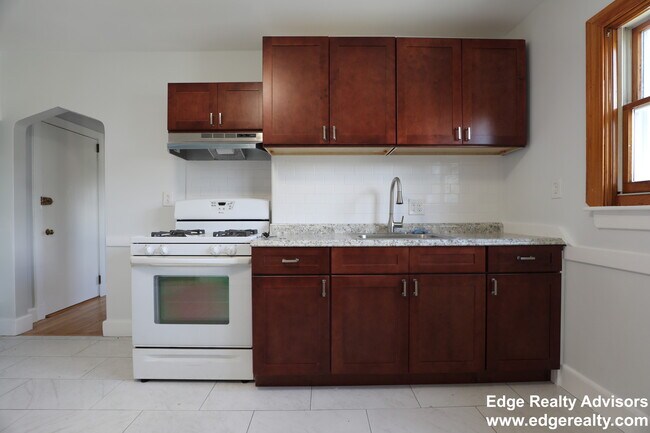 Building Photo - 38 Beechcroft St