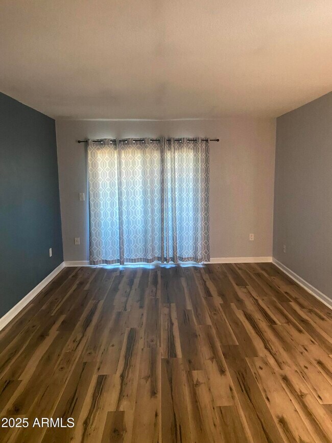 Foto del edificio - 5877 N Granite Reef Rd