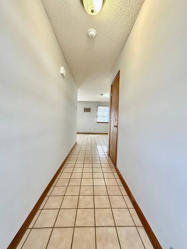 Foto del edificio - 107 Mountain View Dr