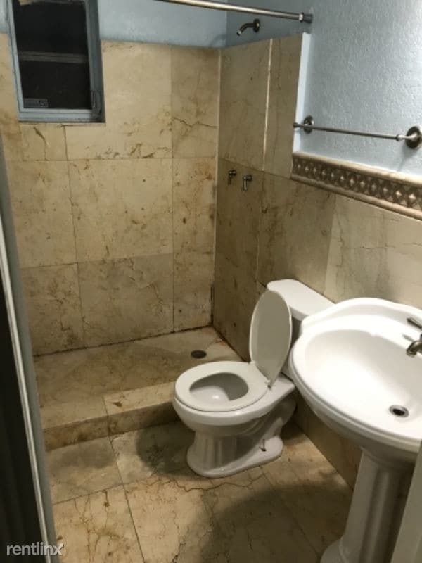 Foto del edificio - 4400 NE 18th Ave