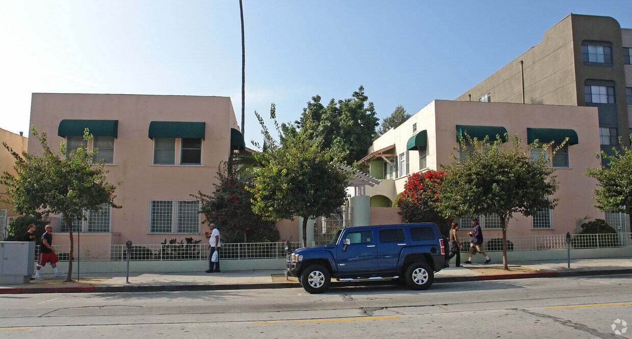 Building Photo - 1723-1731 N Wilcox Ave