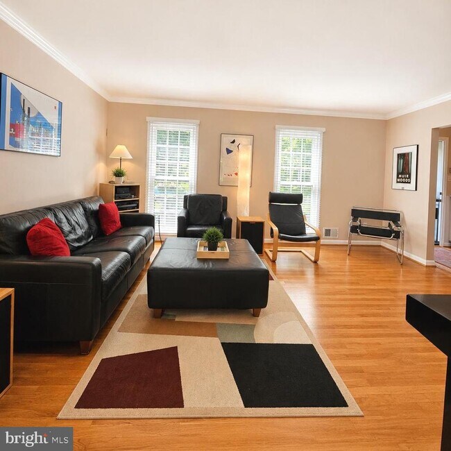 Foto del edificio - 4912 Bexley Ln