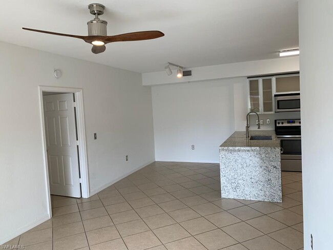 Building Photo - 6361 Aragon Way