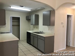 Building Photo - 10130 Pebblestone