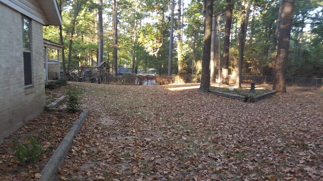 Building Photo - 4 bedroom 2 bath in Tall Timbers