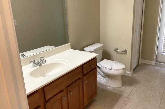 Building Photo - 4398 Wilmont Ave