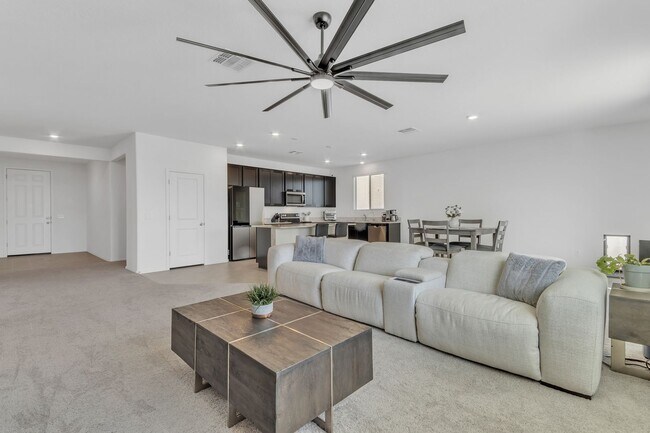 Building Photo - Welcome to Your Casa Grande Retreat — Wher...