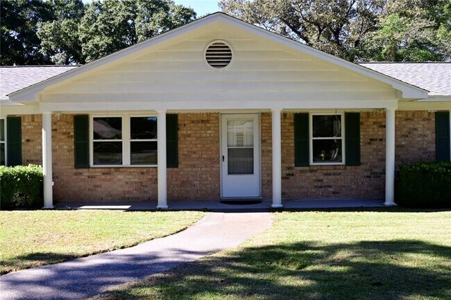 Foto del edificio - 3381 Woodard Dr