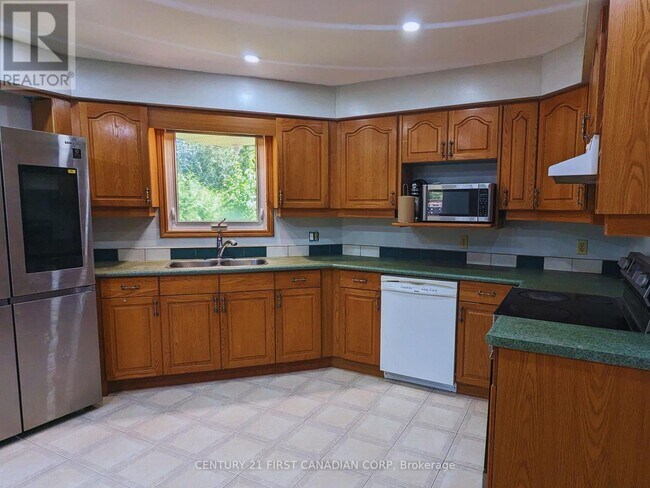 Photo du bâtiment - 239 Edmunds Pl