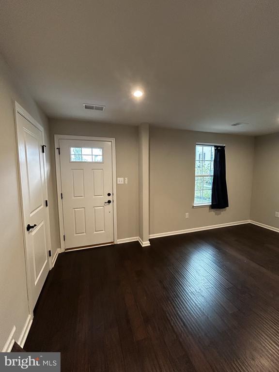 Building Photo - 251 Compass Dr