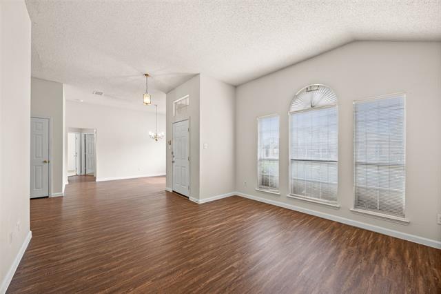 Foto del edificio - 2521 Creek Crossing Rd