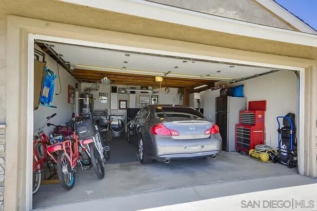 Foto del edificio - 10142 White Pine Ln
