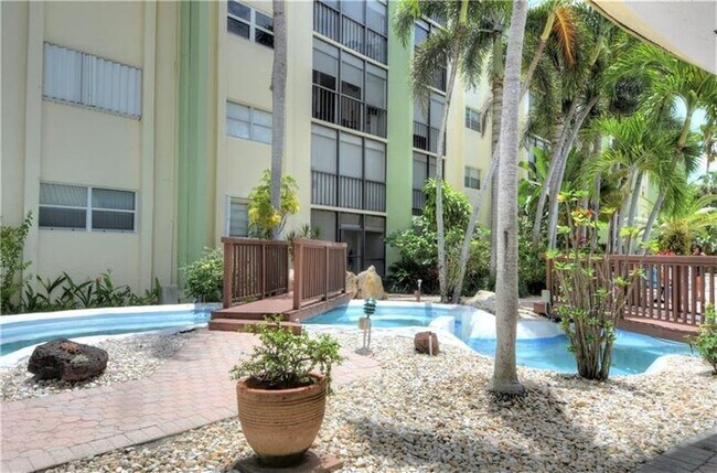 Foto del edificio - 5300 NE 24th Terrace