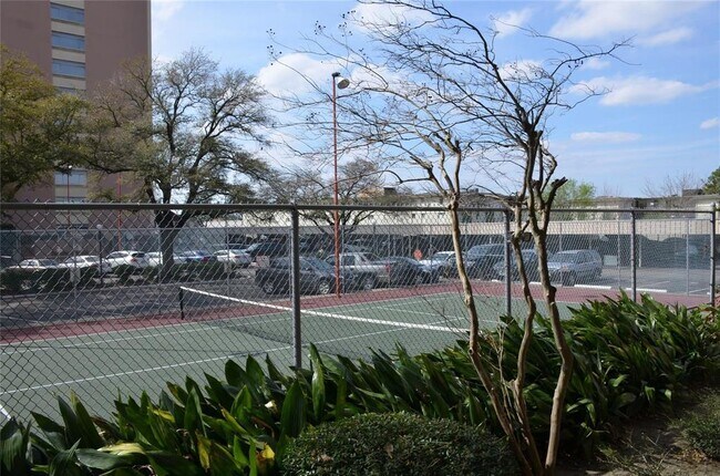 Foto del edificio - 7510 Hornwood Dr