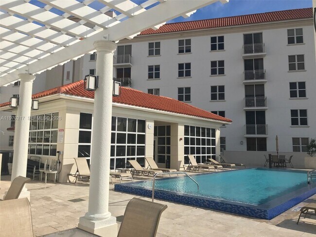 Foto del edificio - 2030 Douglas Rd