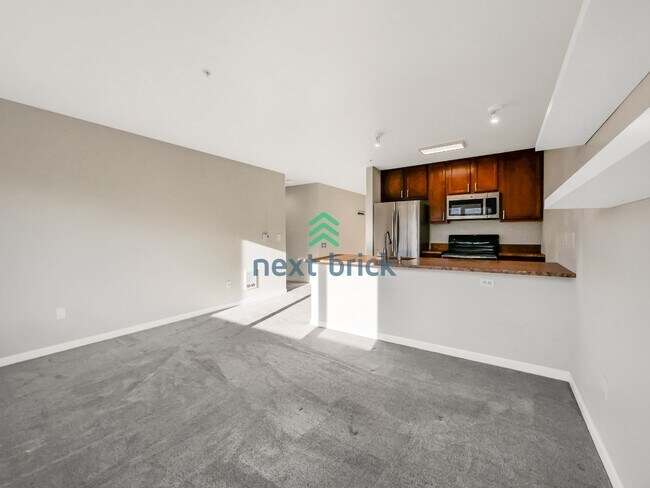 Foto del edificio - Luxury 1 Bed, 1 Bath Downtown Seattle Condo with City & Water Views