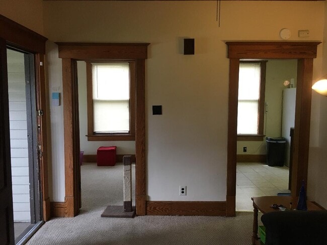 Building Photo - 208 Avondale Ave