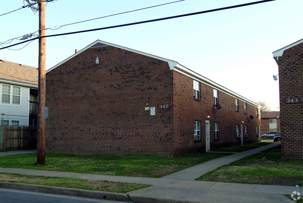 Foto del edificio - Wards Corner Apts