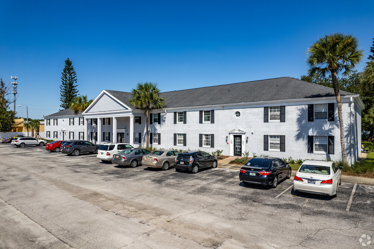 Primary Photo - The Stratford at Winter Park Condominiums