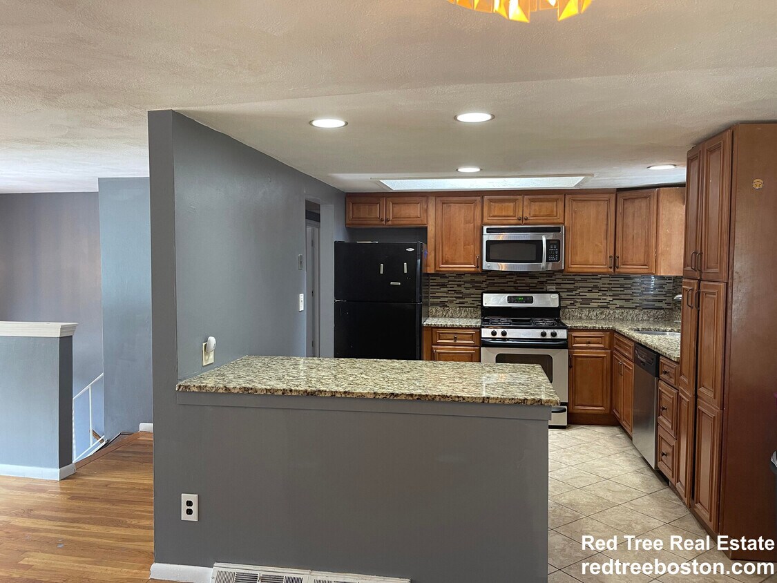 62 Frederickson Dr, Randolph, MA 02368 House Rental in Randolph, MA