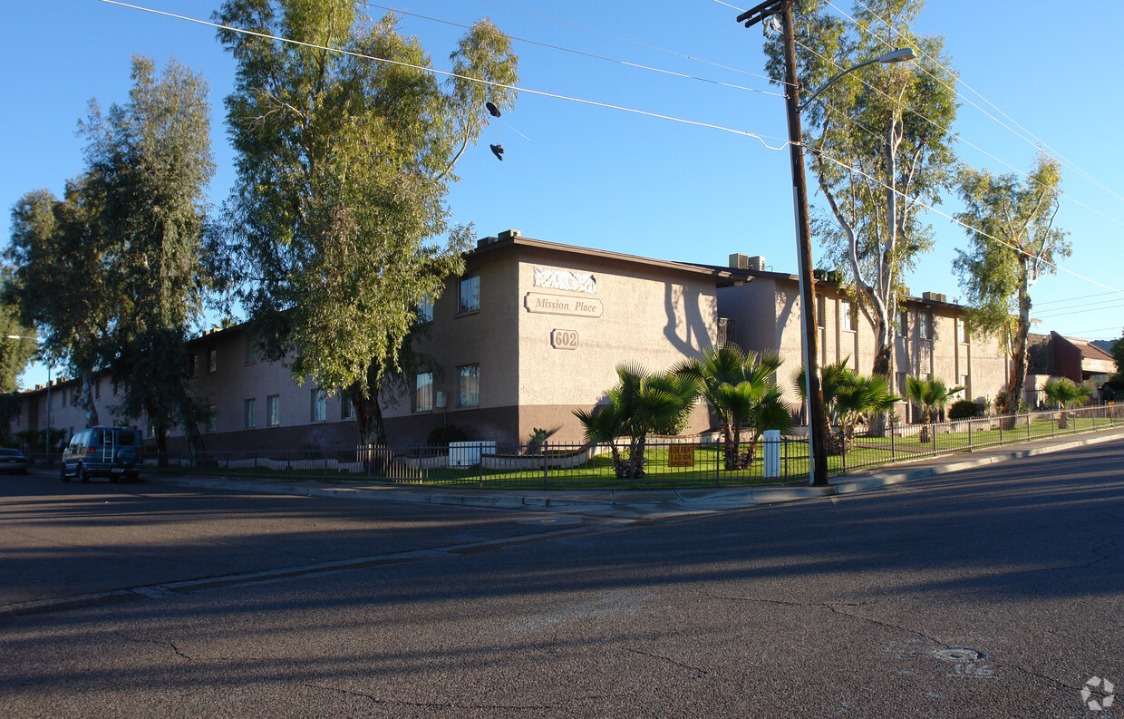 Building Photo - Mission Place