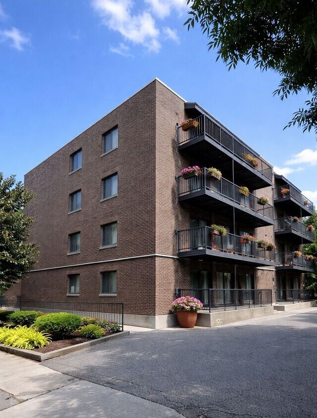 Foto del edificio - 24 Highland Ave