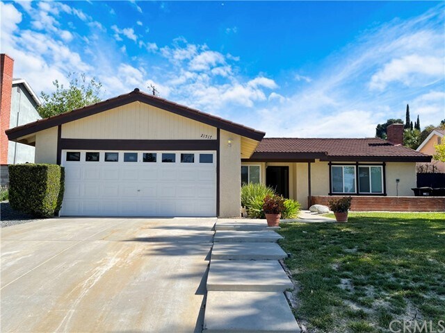 Primary Photo - 21517 Pathfinder Rd