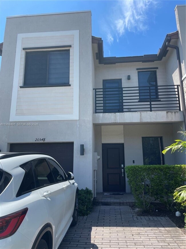 Building Photo - 20548 NE 5th Pl