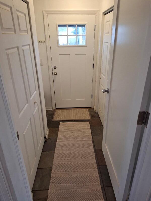 Foto del edificio - 8 Bash Rd