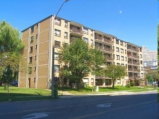 Building Photo - 44 Thorncliffe Park Drive