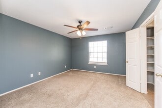 Building Photo - 14335 Pelican Marsh Dr