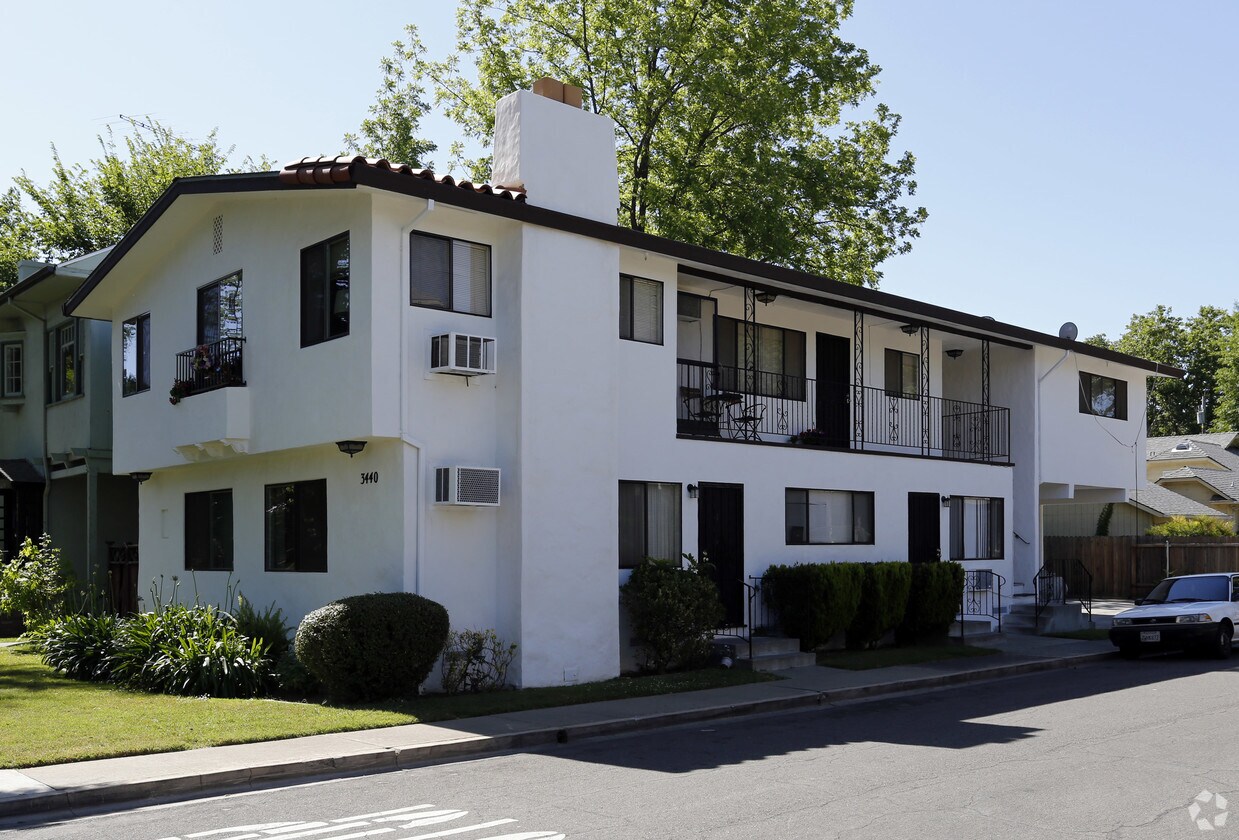 Foto principal - 3440 J St