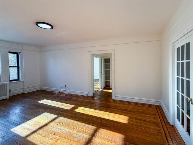 Building Photo - 36 Duncan Ave