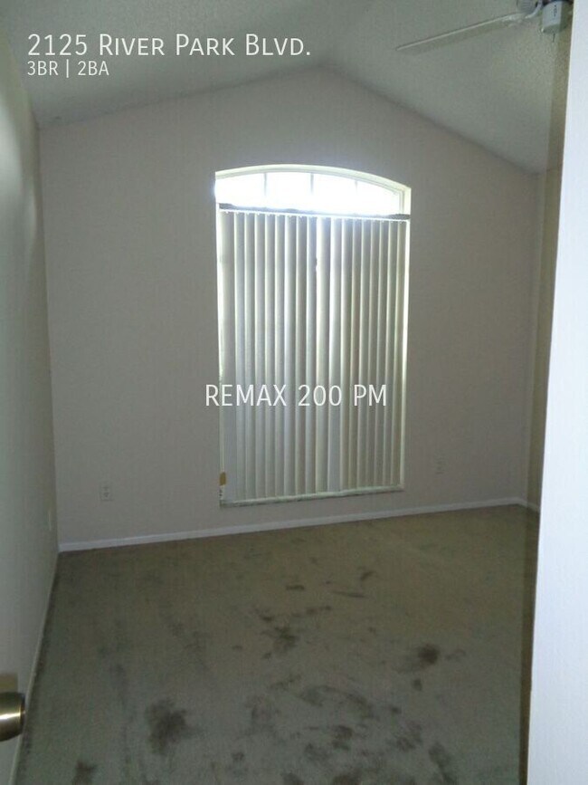 Foto del edificio - 2125 River Park Blvd