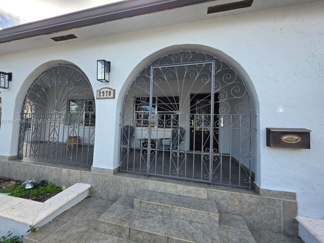 Building Photo - 2970 SW 17th St