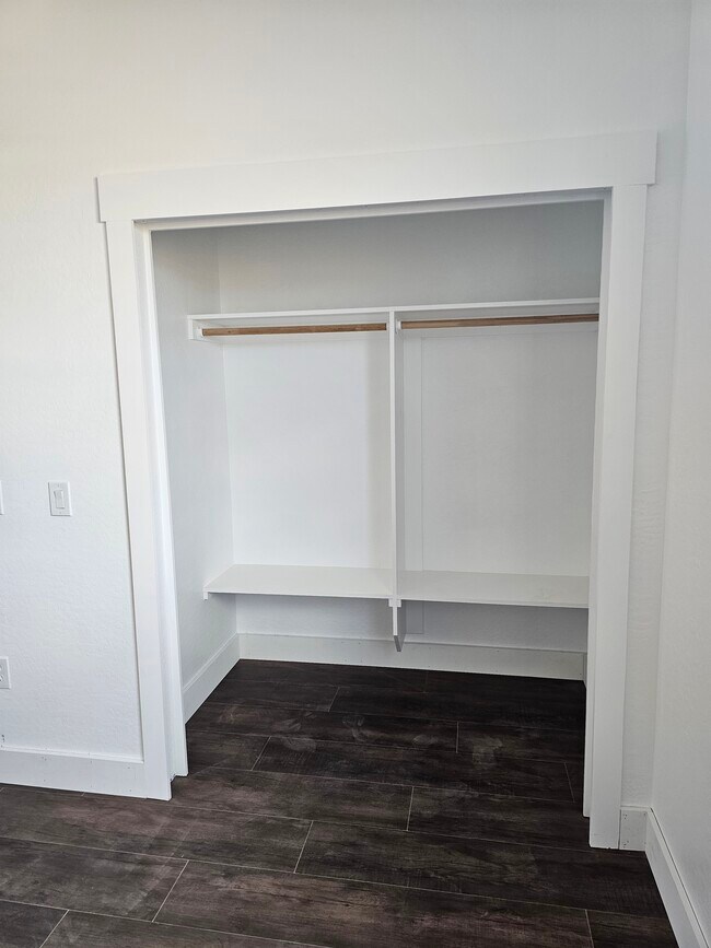 Foto del edificio - 1551 Paper Mill Rd