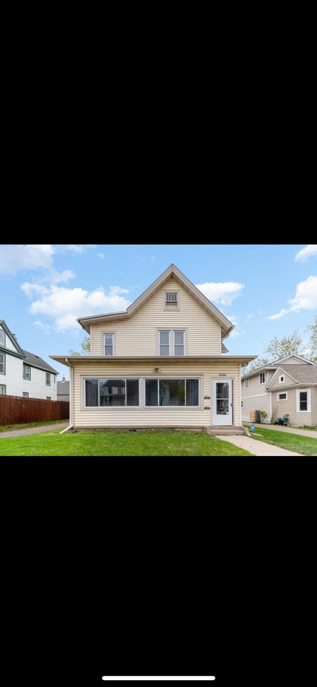Building Photo - 1806 Buchanan St NE