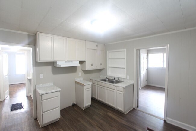 Building Photo - 224 69th Pl N