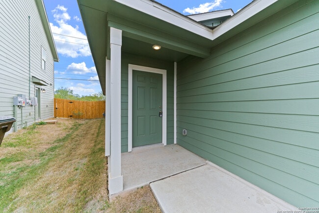 Foto del edificio - 7810 Serro Medina