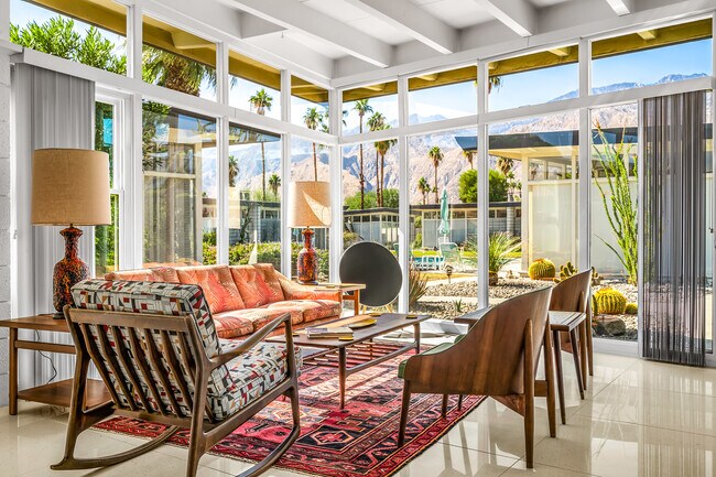 Foto del edificio - 2244 E Tahquitz Canyon Way
