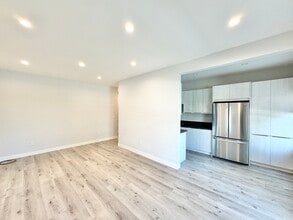 Building Photo - 141 N Swall Dr