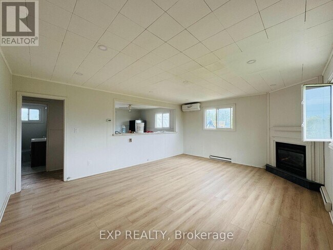 Photo du bâtiment - 112 Baseline Rd E