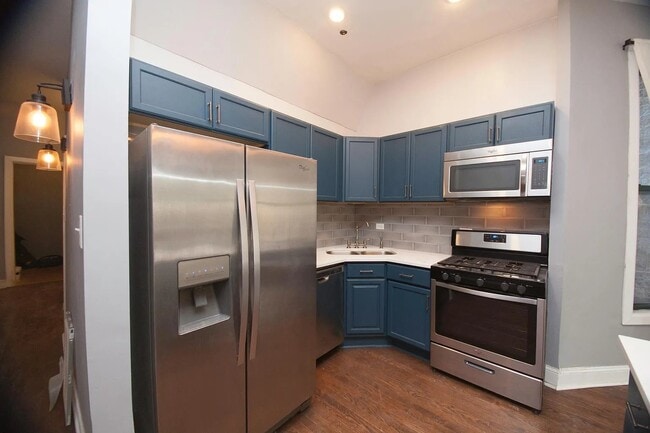 Building Photo - 1341 N Artesian Ave