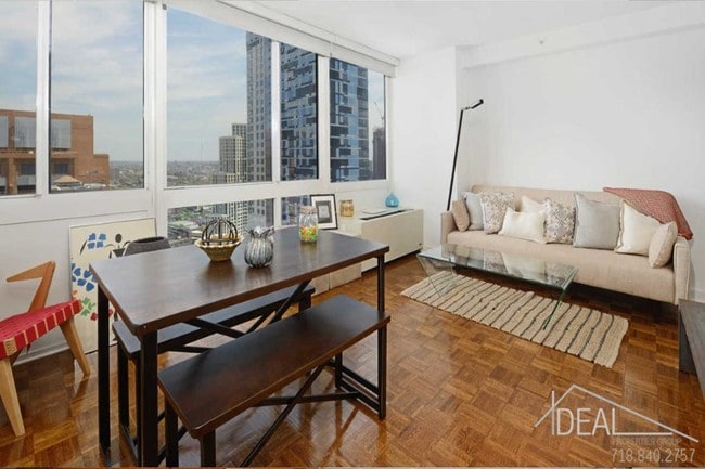 Building Photo - bedroom in brooklyn NY 11201