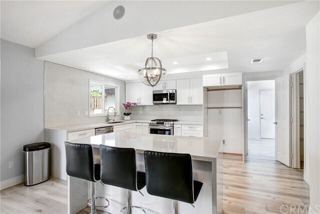 Foto del edificio - 2045 N Apple Ave