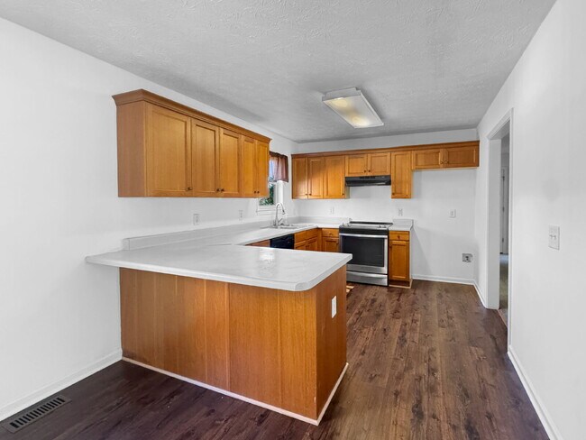 Foto del edificio - Spacious 3-Bedroom with Bonus Room in Lula