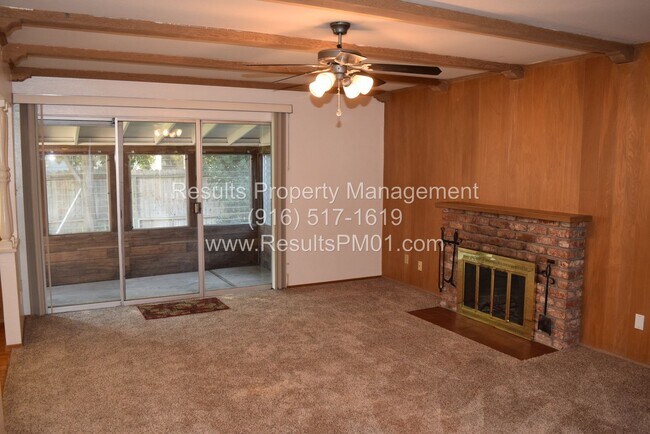 Foto del edificio - Adorable 3 Bedroom On tree line Street