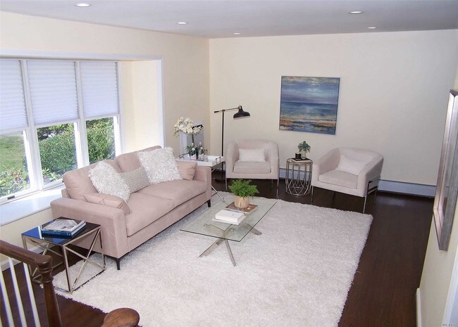 Foto del edificio - 63 Howell Dr