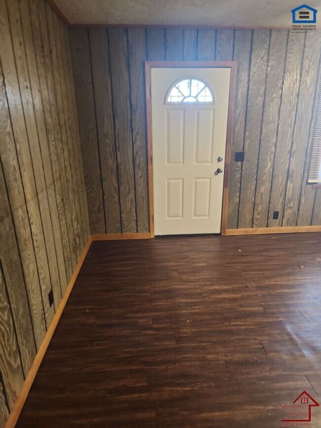 Foto del edificio - 193 Schelley Rd