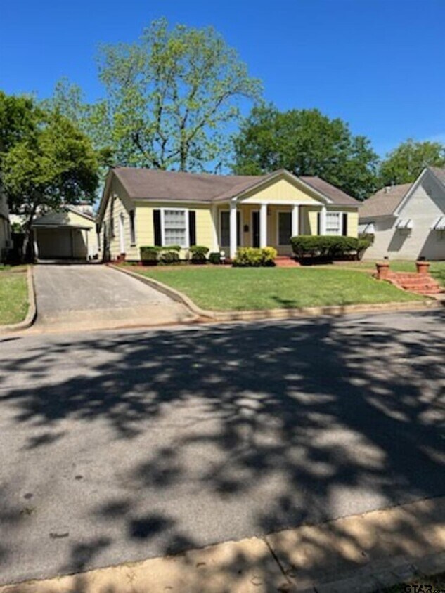 Foto principal - 409 Sunny Ln